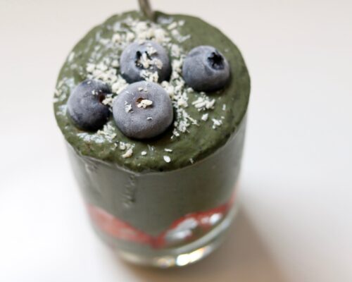 Low Sugar Berry Green Smoothie
