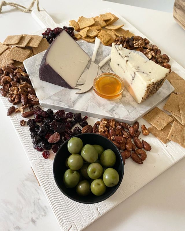 Is it Friday yet? 😳

If you're looking forward to a board like this as much as we are, check out the link in bio for how @keriglassman makes the perfect party platter. You're welcome. 🧀 #livinganutritiouslife #cheeseboards #eatempowered